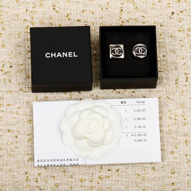 250672 We produce Zp6630, bulk inquiries welcome. Black and white fragrance 26C