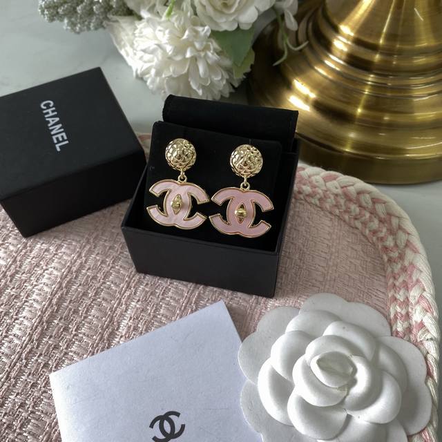 Chanel 25 B Icy Jelly Beret Double C Earrings: A delicate, girlish charm that's