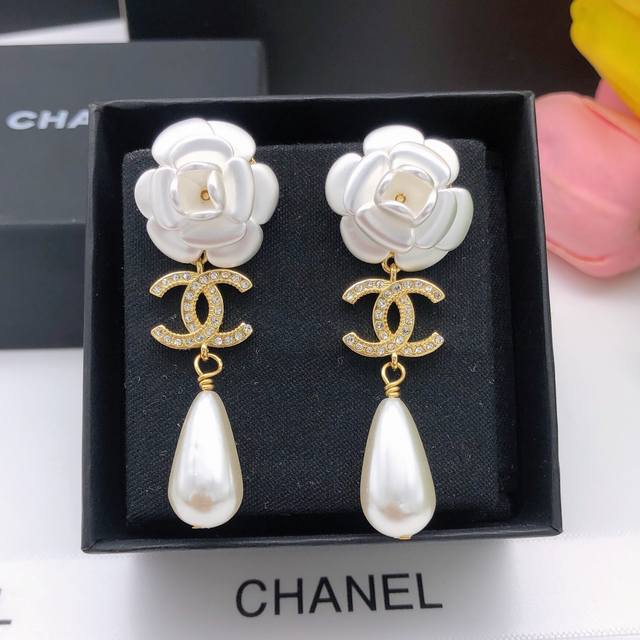Item No. Xed0852 New Cha*Nel White Camellia Stud Earrings - Real product photos