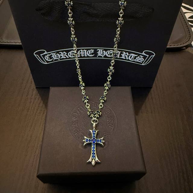 New boutique quality Chrome Hearts classic retro blue diamond cross integrated