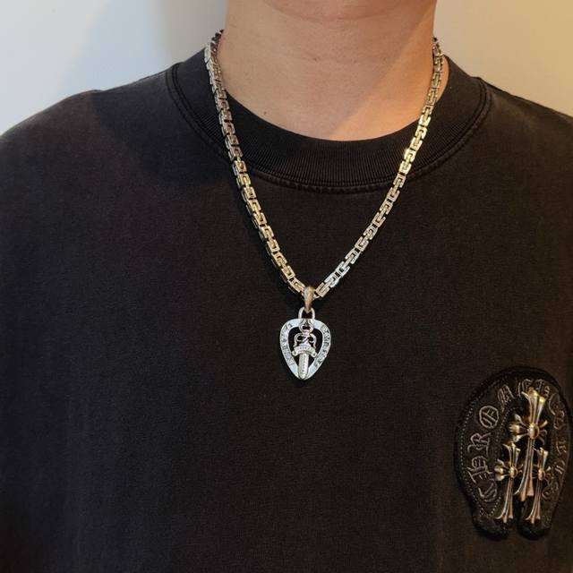 New boutique quality Chrome Hearts classic retro chunky buckle cruciform neckla