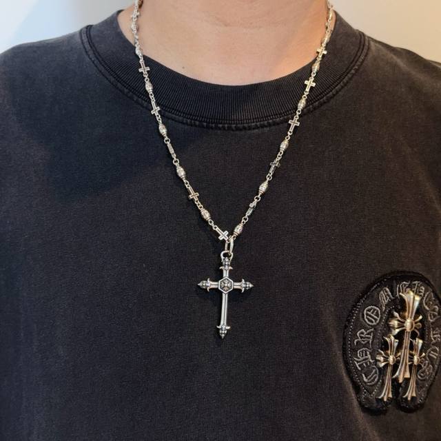 New boutique quality Chrome Hearts classic retro cross necklace. The cross and