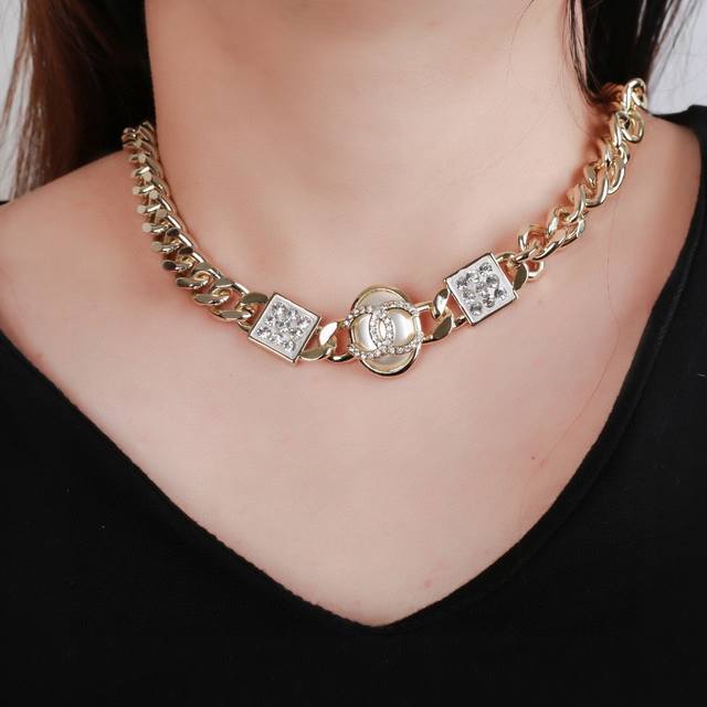 New Chanel necklace, brass material, identical to the original, super beautiful