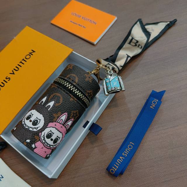 New Product Release: LV Keychain, LV Bag Buckle, Latest Bag Charm, Higher Grade,