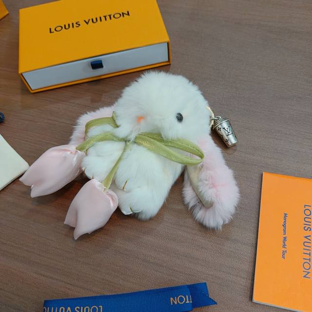 New Product Release: LV Keychain, LV Bag Buckle, Latest Bag Charm, Higher Grade,