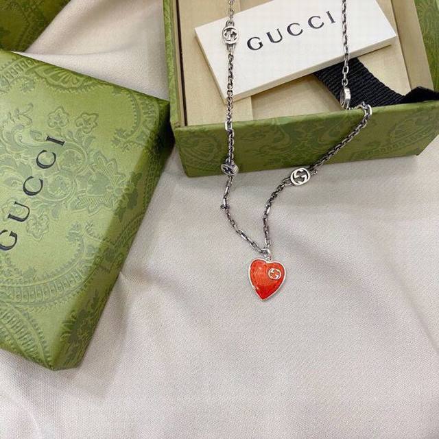 Gucci 925 Sterling Silver Interlocking Double G Enamel Red Heart Necklace DDD