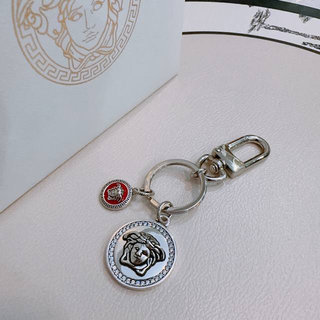 New Product Release: Versace Keychain Bag Buckle, Latest Bag Charm, Higher Grade