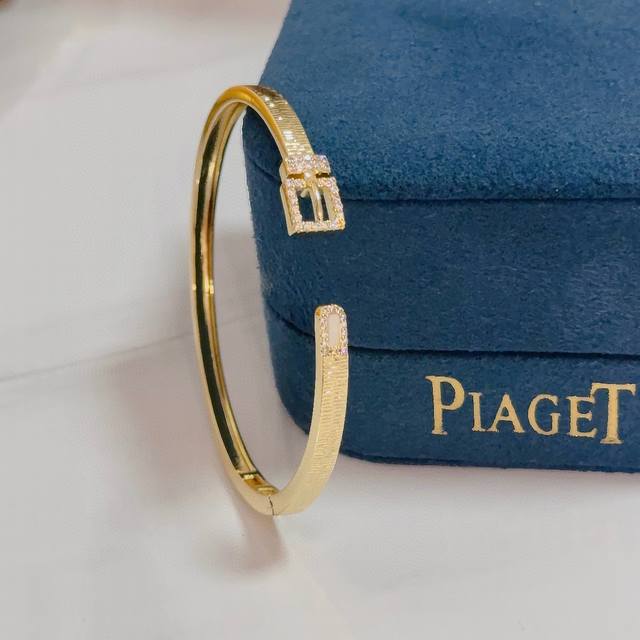 This is a high-end custom-made Iaget bracelet, featuring diamond inlay and V-go