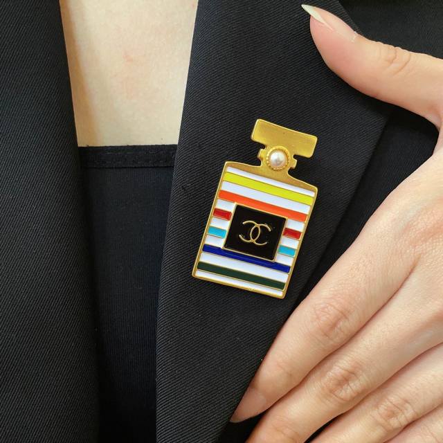 Chanel's newest brooches are now available at boutiques. Chanel brooches are the