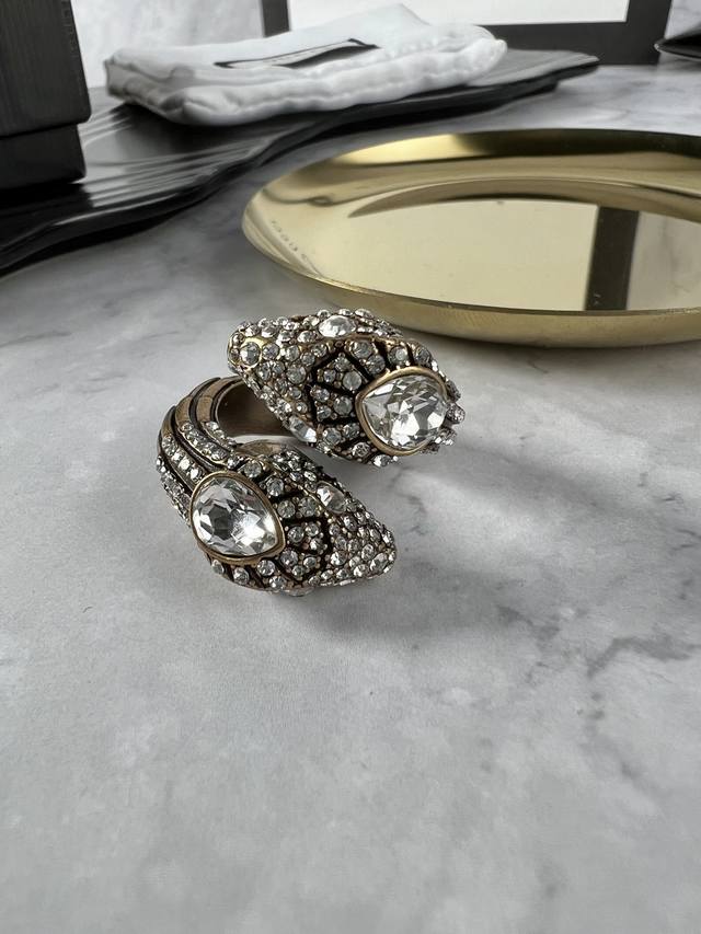 Gucci Double Serpent Head Vintage Ring DDD