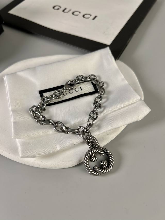Gucci double G pendant bracelet, unisex design, suitable for both men and women,