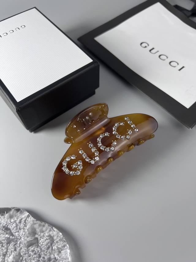 Gucci hair clip DDD