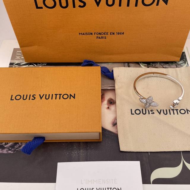 Our L Green Full Diamond Pointed Leaf Flower Open Bangle - Sold Out! Wholesale