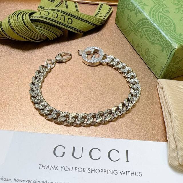 Gucci Recommended 2025 New Arrival: This classic Gucci bracelet is exquisite, w