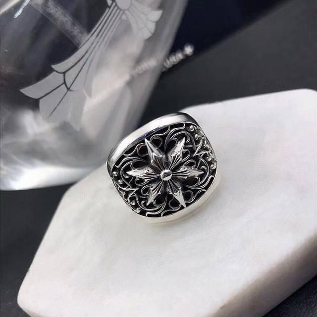 Chrome Hearts Classic Retro Hexagonal Star Ring. The design style of Chrome Hea