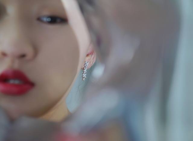 We offer the same style worn by Yang Mi and Angelababy. Large quantities availa