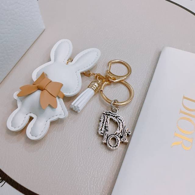 New Arrival Dior Keychain Bag Buckle Latest Style Bag Charm Higher Grade Celebri