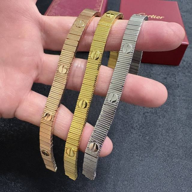 In Stock: Three Colors, 19cm DDD