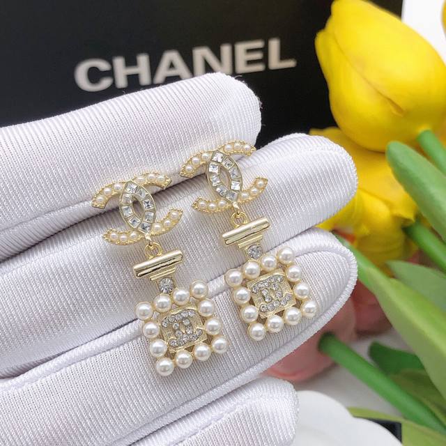 Item No. Xed0145 Chanel Miniature Perfume Bottle Hollow Earrings - Hot Selling I