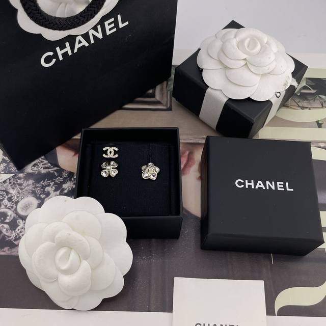 We offer the Fragrant Star C Grass Three-Piece Earring Set Z 5100! Bulk inquiri