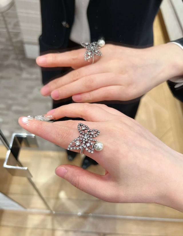 Even if it means going broke, I'll still buy this high-quality detail as shown i