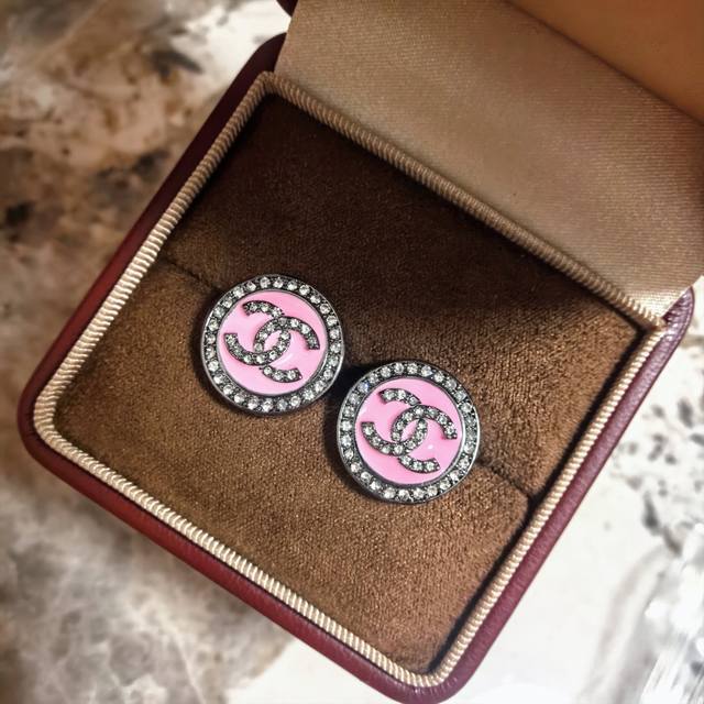 Chanel earrings, elegant and sophisticated, exquisitely designed and sculpted,