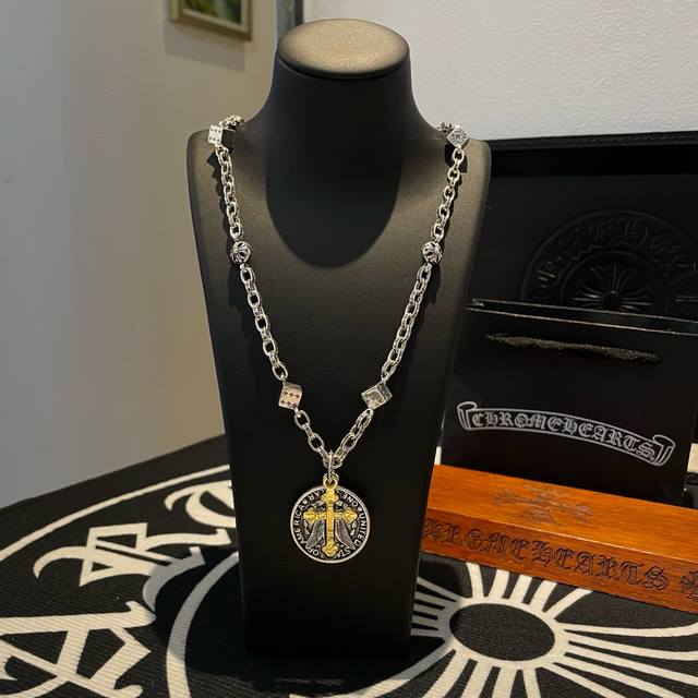 New boutique quality Chrome Hearts classic retro dice cross flower ball necklace