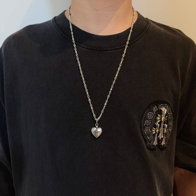New boutique quality Chrome Hearts classic retro necklace, heart and cross pend