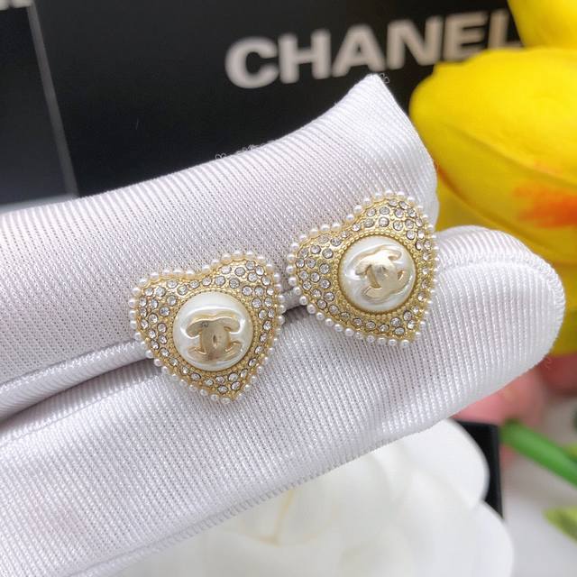 Item No. Xed0110 Chanel 22B Early Autumn New Arrival Heart-Shaped Full Diamond P