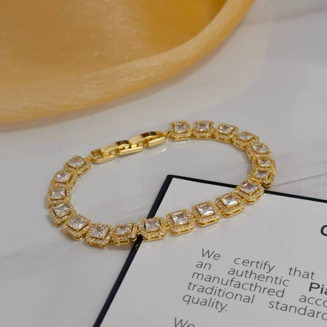Piaget bracelet, a high-end custom version with diamond setting craftsmanship,