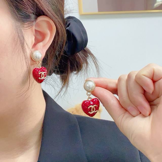 New Arrival High-End Chanel Double C Minimalist New Year Red Heart Earrings. The