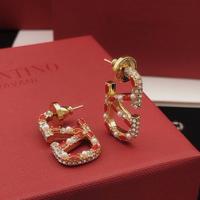 Item No. Ved0247 Small Valenti*O Latest Red Marquise Diamond Stud Earrings, Same