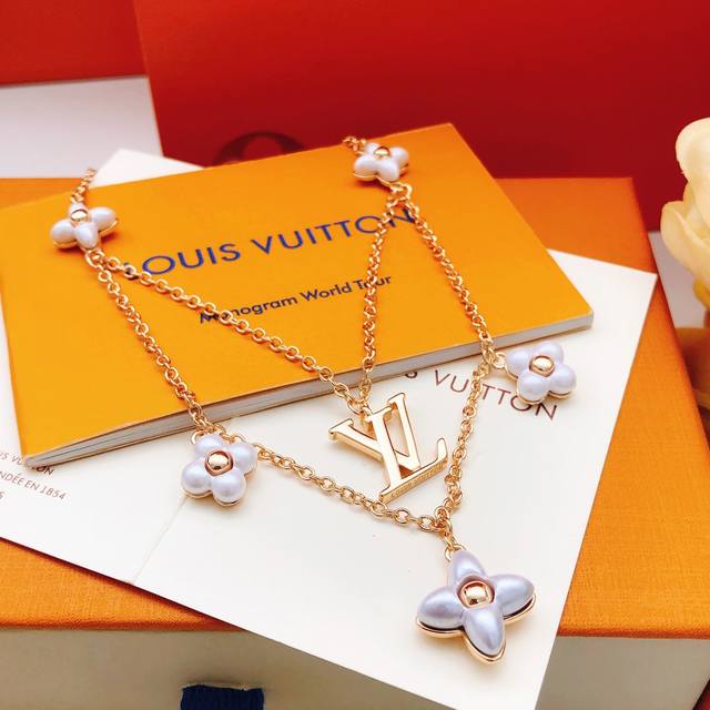 Item No. Lxl0135 Lv*Latest Rose Gold Flower Double Layer Necklace, identical to