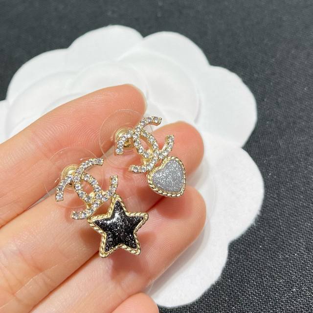 Item No. Xed0193 Ch*Nel Latest Star Heart Diamond-Studded Double C Earrings, Sam