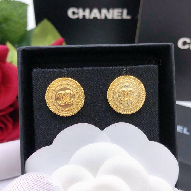 Item No. Xed0189 Chanel New Chain Round Double C Button Stud Earrings, 925 Sterl
