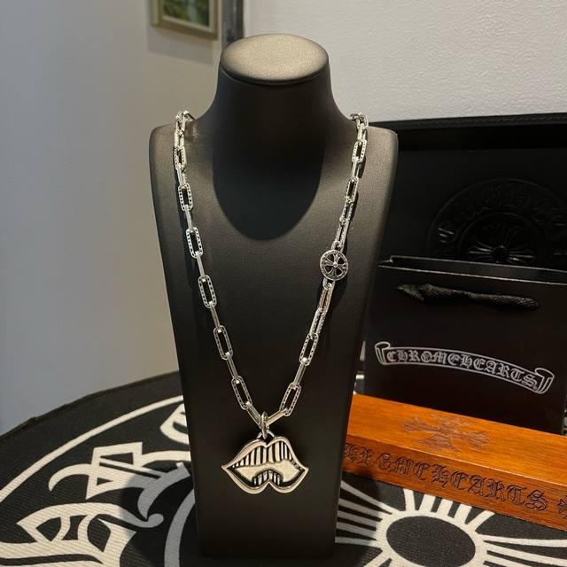 New boutique quality Chrome Hearts classic retro multi-element necklace with a l