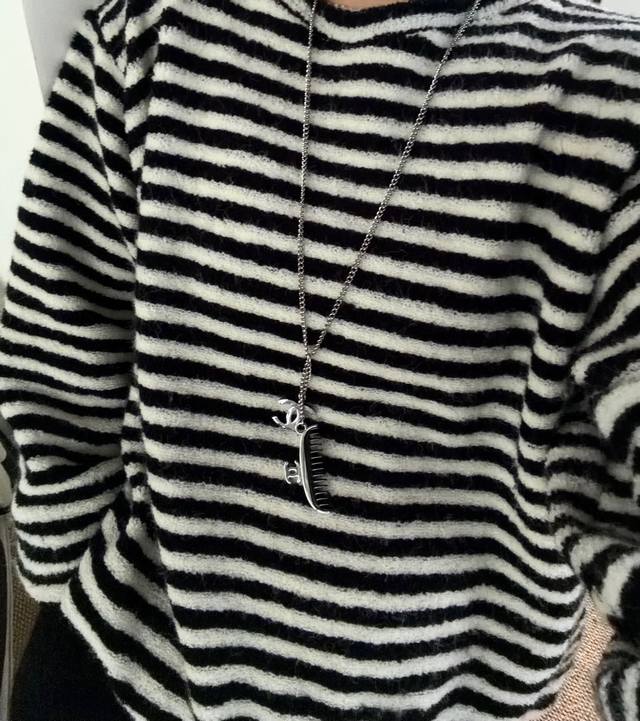 Chanel Vintage Necklace. Chanel's designs truly need no introduction; every piec