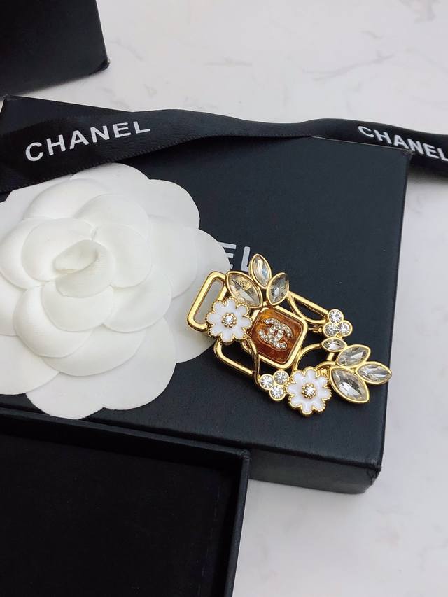 Chanel Wheat Ear Double C Brooch Z 3900. Besides the double C brooch and perfum