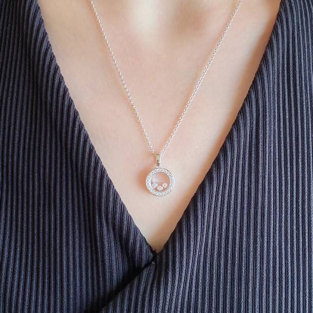 V Gold-plated Chopin Round Diamond Dazzling Necklace, In Stock. My love is hidde