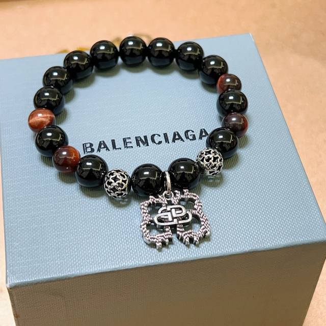 Exquisite craftsmanship version of natural black agate Balenciaga bracelet with