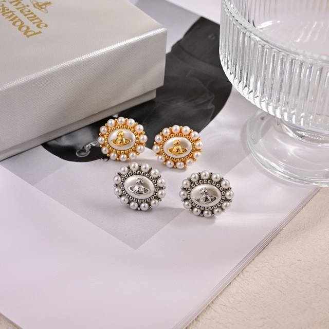 Necklace and Earrings p60 UK Import: Vivienne Westwood Saturn Set - Elegant, so