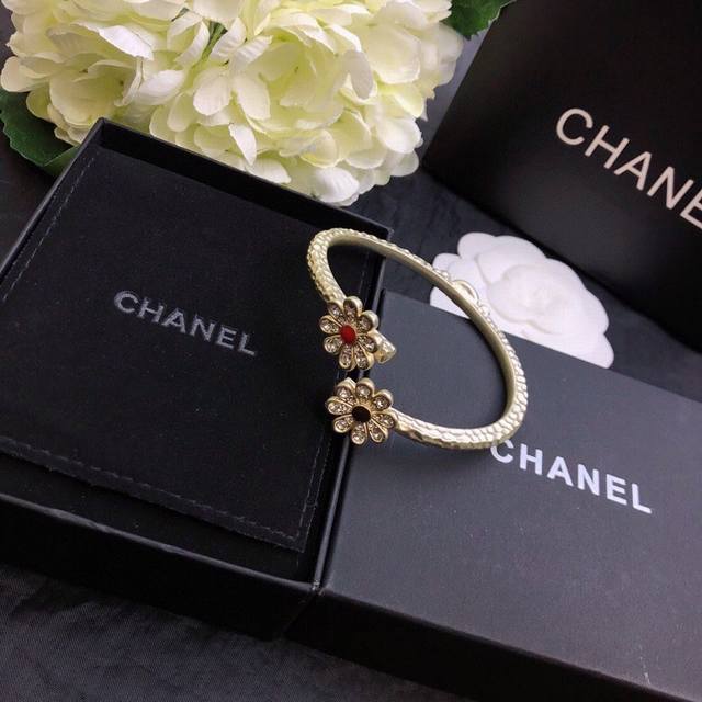 Chanel Open Bangle I love it so much! It's such a gentle and beautiful bangle~