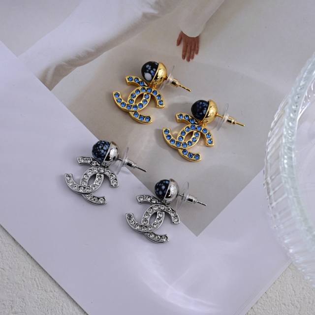 Zp These Chanel-style stud earrings are elegant, sophisticated, and exquisitely