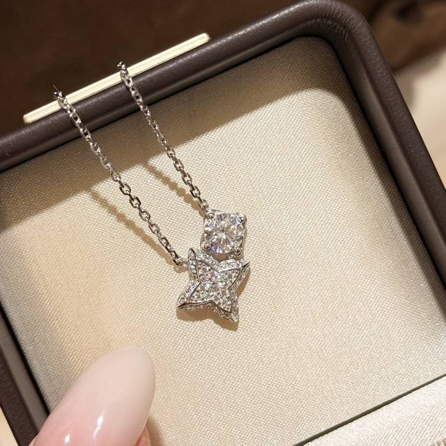 A6973 Independent designer's new four-leaf clover single diamond necklace, high-