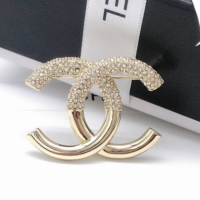 Item No. Xxz0101 22K New Half-Diamond Double C Brooch. This style is highly reco