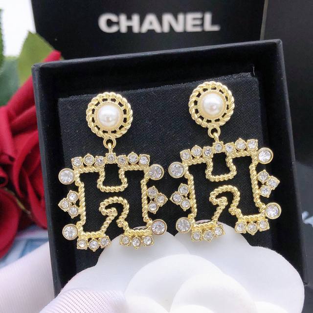 Item No. Xed0154 Chanel full diamond stud earrings, factory direct sales, genuin