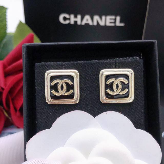 Item No. Xed0139 Zp Chanel Square Black Stud Earrings - Elegant and sophisticate