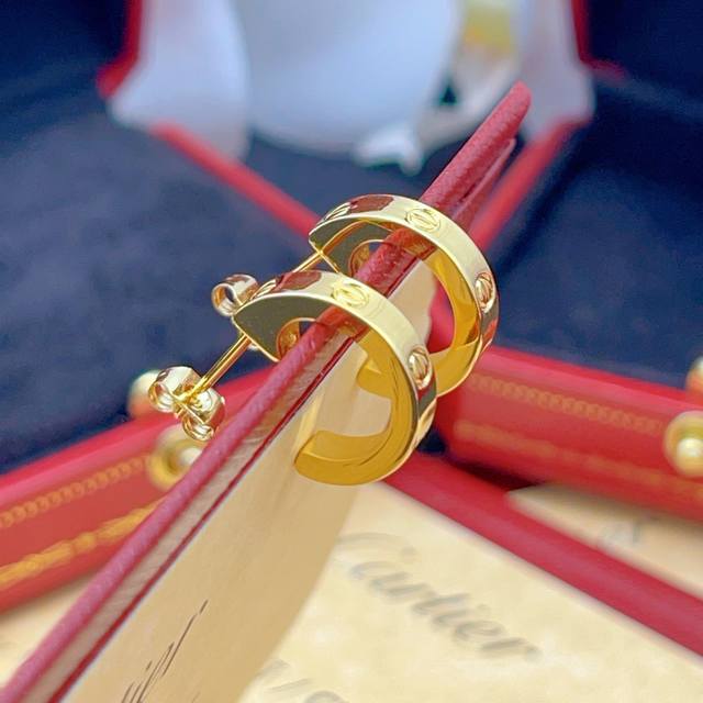 Ke010 Cartie* Latest Cartie smooth gold stud earrings, made of the same brass ma