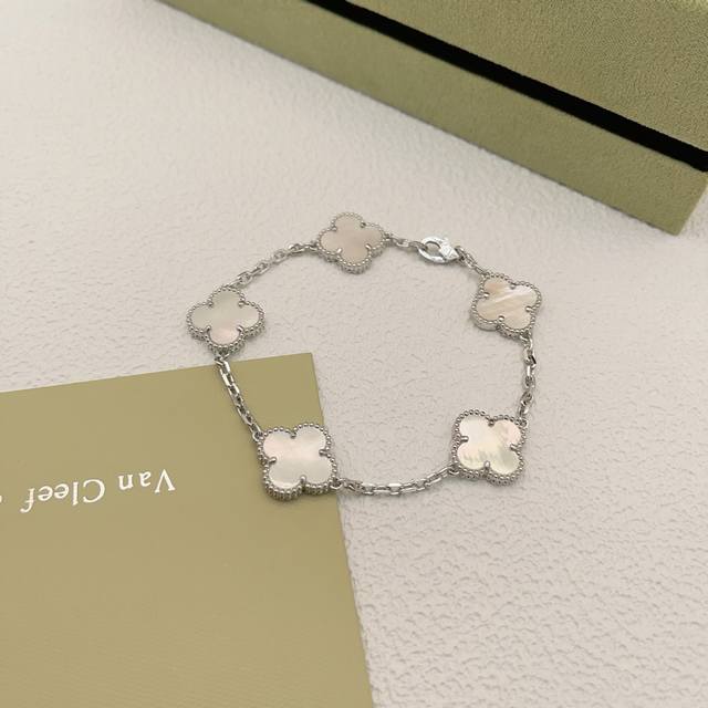 Vs017 Vancleef*Arpel* White Mother-of-Pearl Four-Leaf Clover Five-Flower Silver