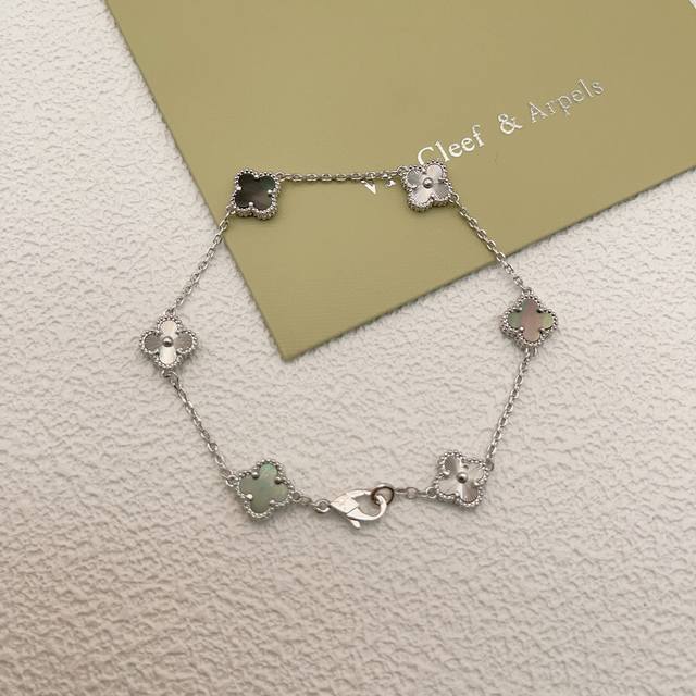 Vs011 Vancleef*Arpel* Silver Grey Laser Four-Leaf Clover Six-Flower Silver Small